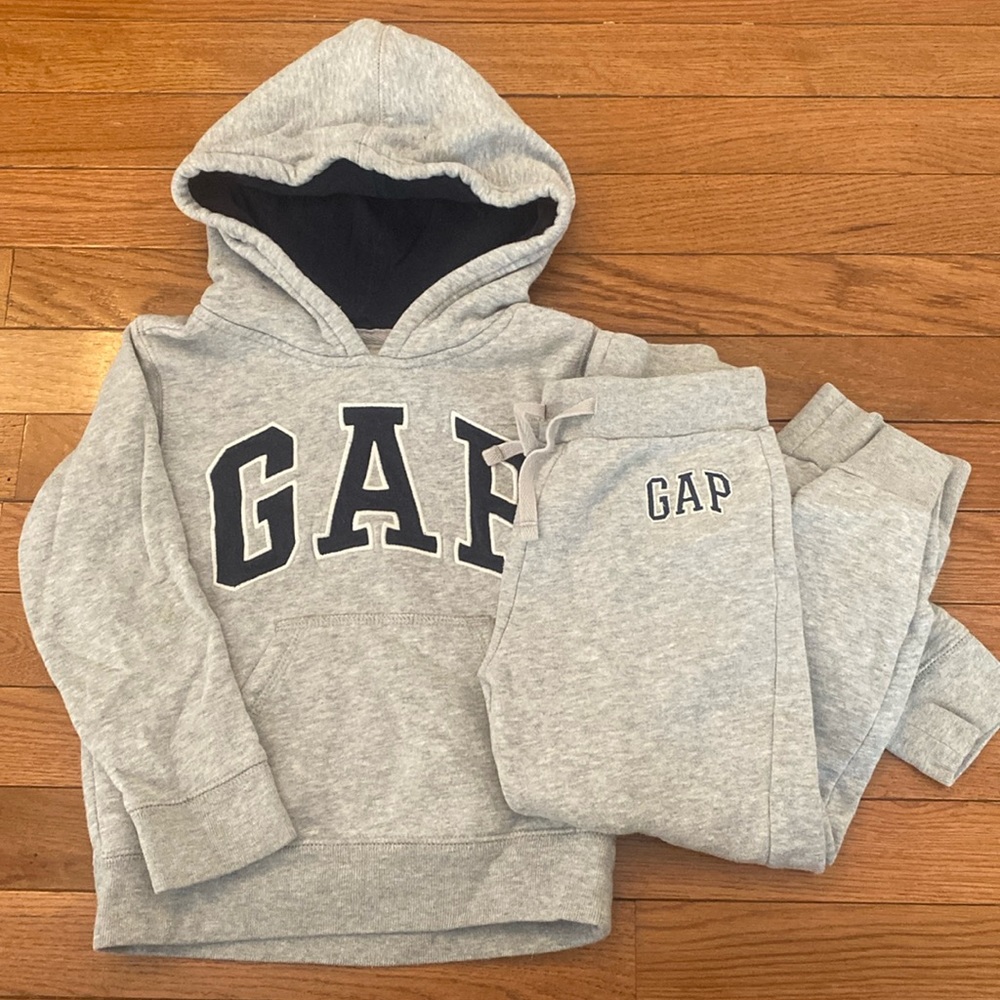 Gap Sweatsuit